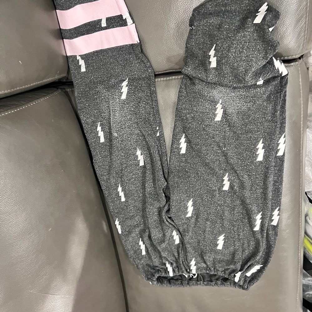 Chaser  Charcoal sweatpants with print